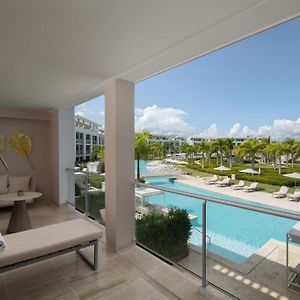 Master Corner Suite